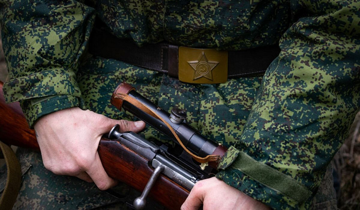 "Використовують як витратний матеріал": в ОРДЛО мешканці вже 50 днів ховаються від примусової мобілізації фото
