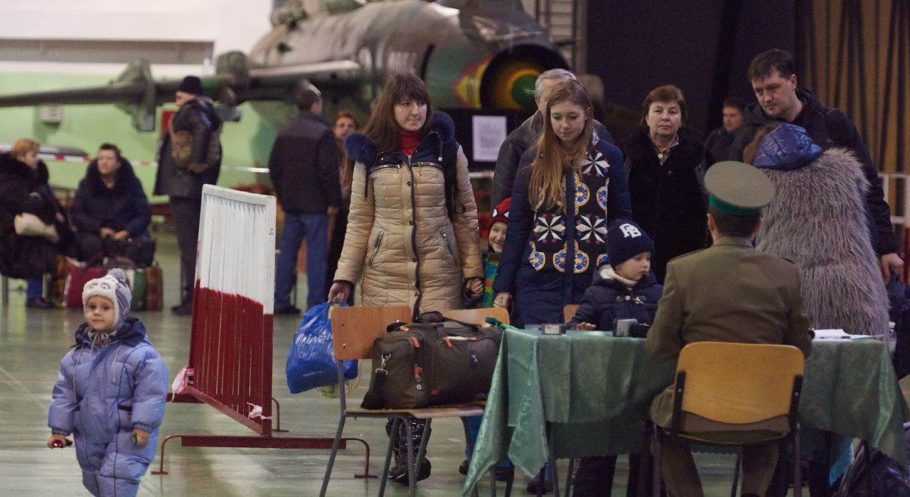 Польше выгодны мигранты из Украины – Bloomberg