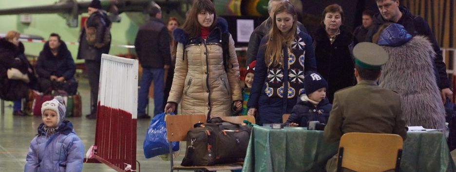 Польше выгодны мигранты из Украины – Bloomberg