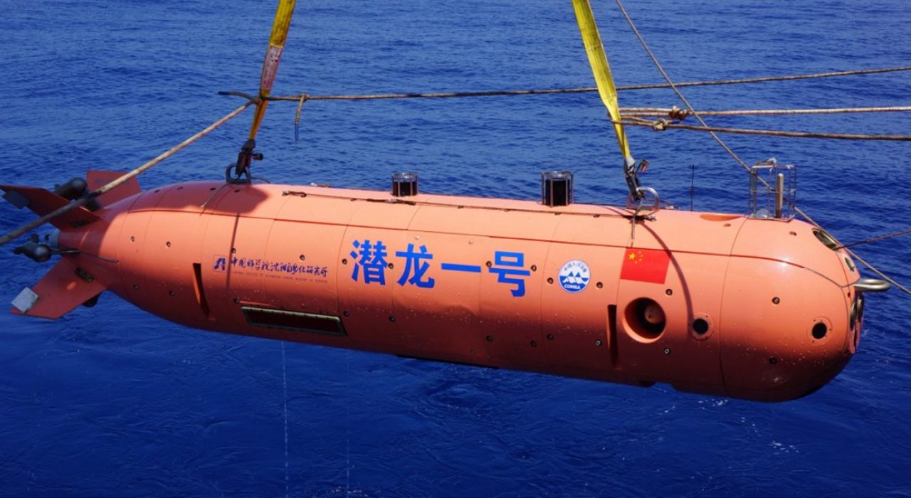 Китайский подводный планер поставил новый рекорд по глубине погружения