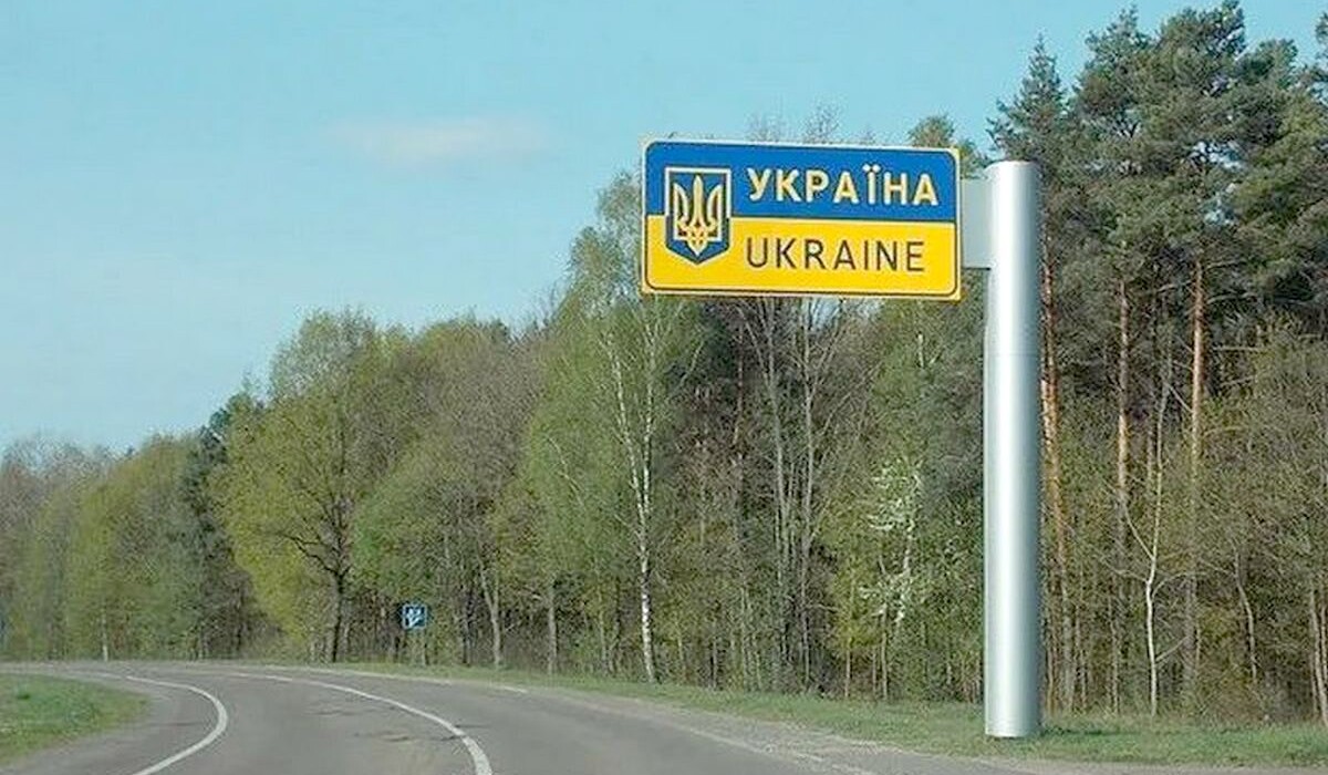 Оккупанты разрушили пункт пропуска на границе Украины с Беларусью (видео) фото