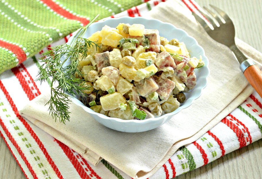 Салат с горошком, селедкой и картофелем - пошаговый рецепт с фото  - фото 1