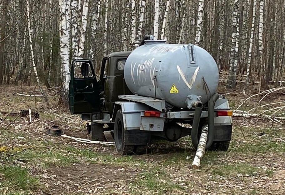 Солдати РФ в Україні викрали асенізатор, який чистить каналізацію, фото - фото 1