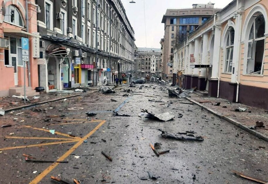 Обстрелы в Харькове - в центре города от удара погибли 5 человек - фото 1