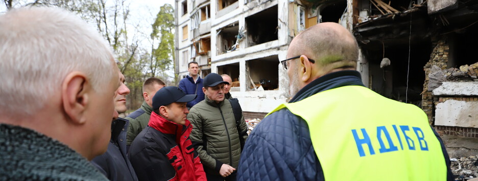 В Киеве комиссия определит безопасность поврежденных от обстрелов домов