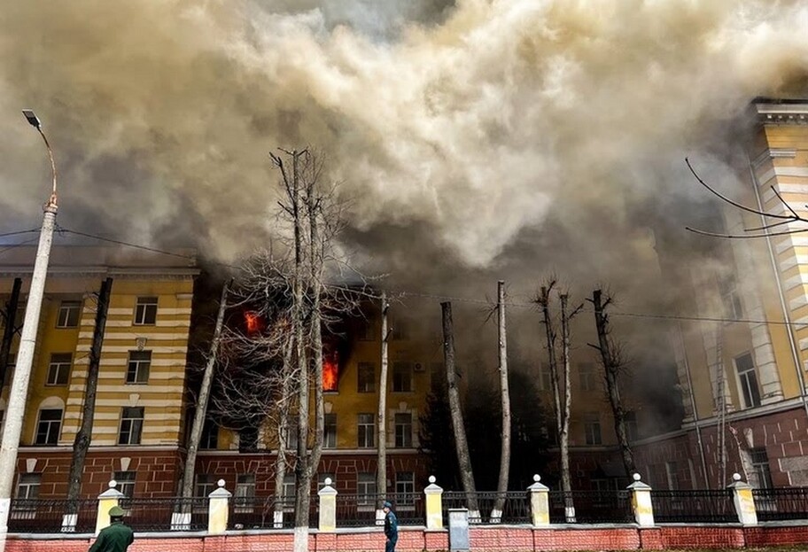 Пожар в Твери исследовательского института Минобороны РФ - погибло пять человек, видео  - фото 1