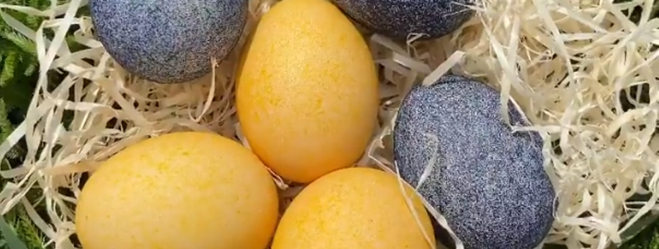 Патриотическая Пасха: делаем красивые крашенки в цветах флага с помощью риса (видео)