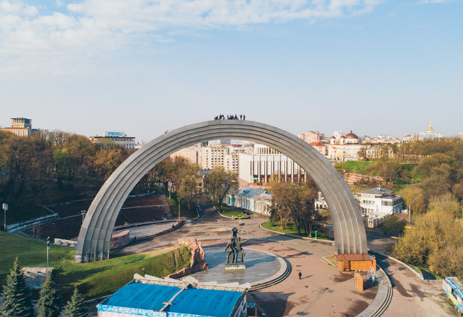 Арка дружбы народов в Киеве - Кличко рассказал, что будет со скульптурой - фото 1