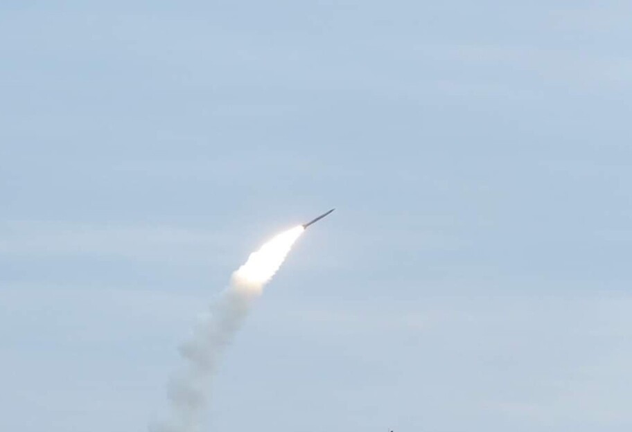 Обстрелы Запорожья 26 апреля - Россия атаковала город ракетами - фото 1