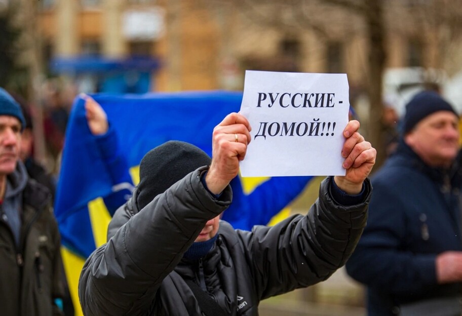 Митинги в Херсоне против референдума - оккупанты задерживают проукраинских активистов  - фото 1