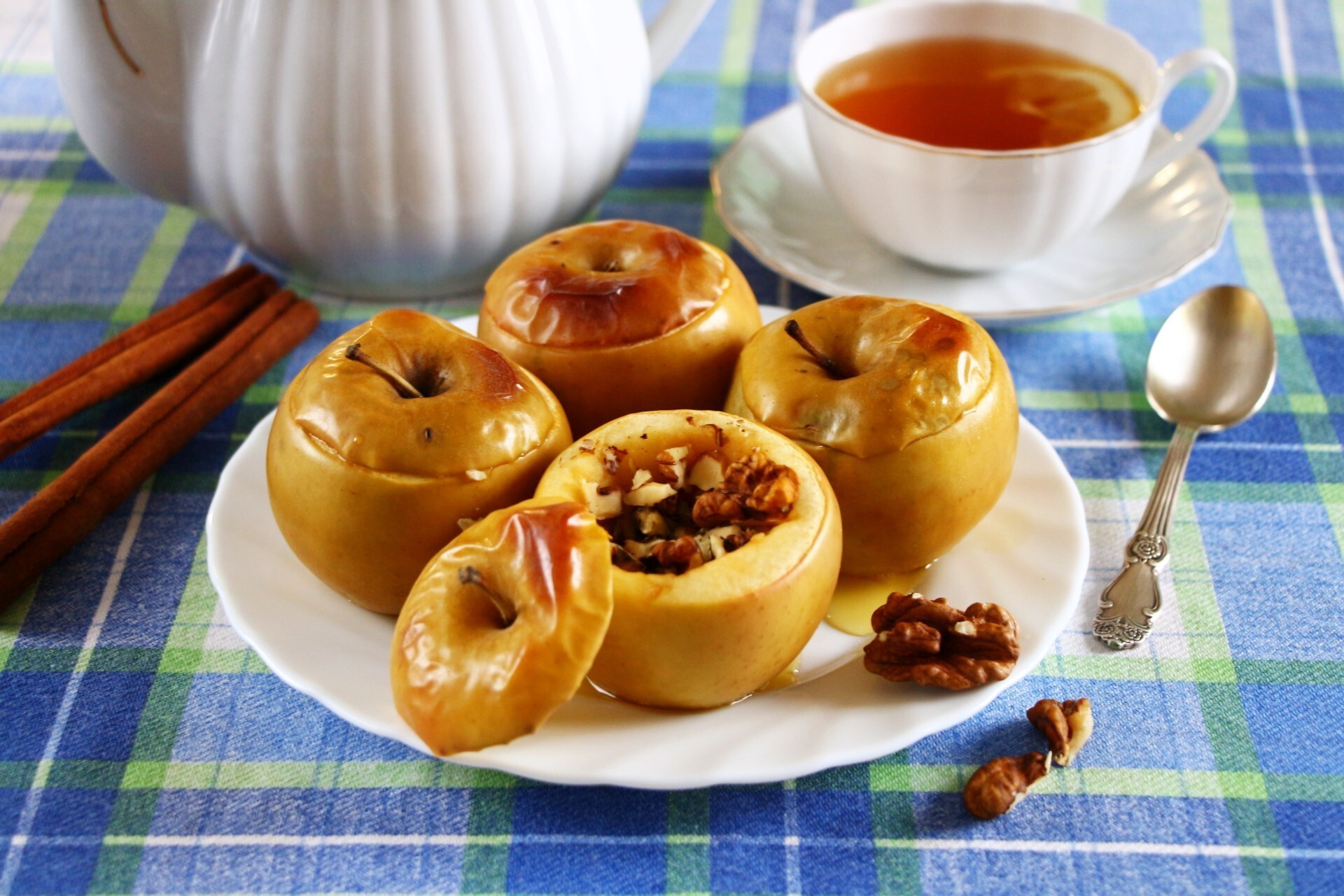 Економно та вишукано: німецькі печені яблука