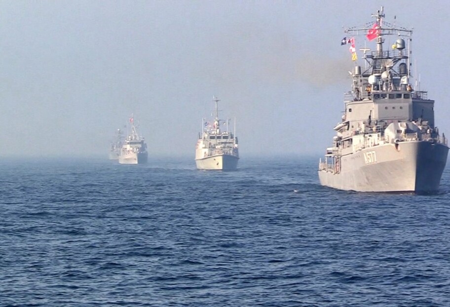 Російський флот із Чорного моря готовий обстрілювати Україну, попри знищення крейсера Москва - фото 1