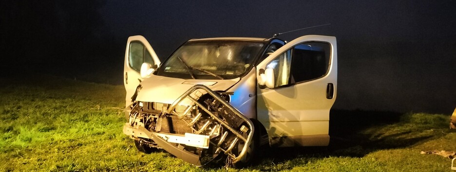 В Польше микроавтобус с украинцами упал в водохранилище: есть жертвы (фото)