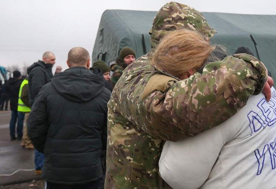 Обмен военнопленными с Россией 28 апреля - вернули 45 украинцев  - фото 1
