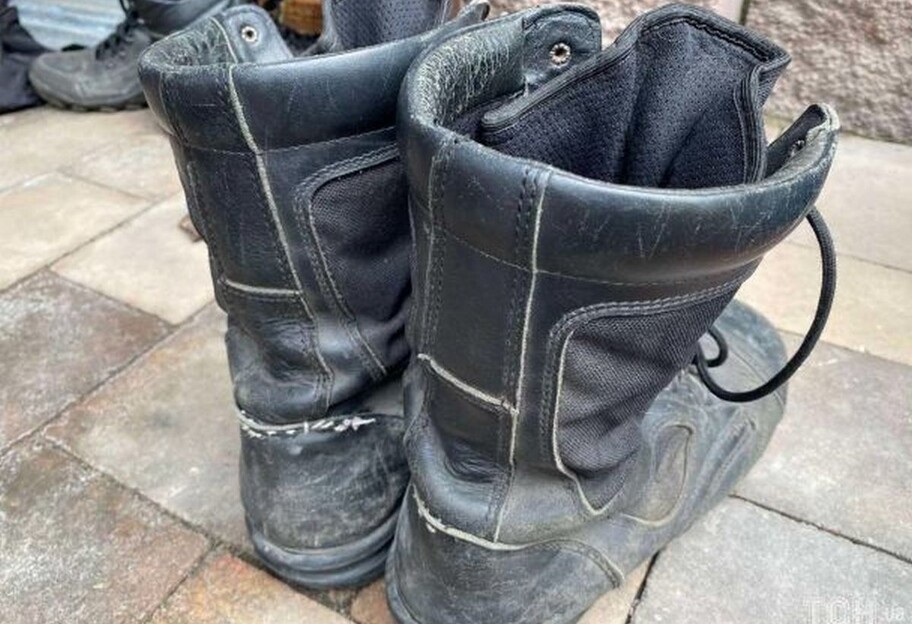 Солдаты РФ воюют в Украине в украденных туфлях - фото - фото 1