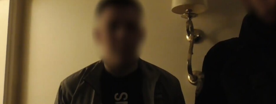 В Киеве задержали мошенника, который брал деньги за псевдоэвакуацию (видео) 