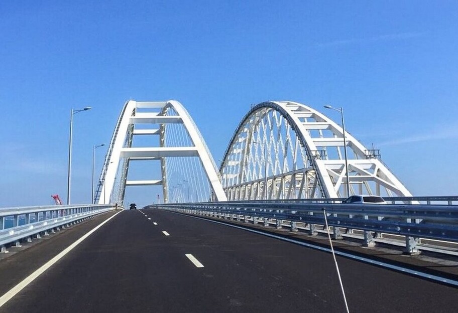Гиркин заявил, что ВСУ взорвет Крымский мост - люди начали выезжать из полуострова - фото 1