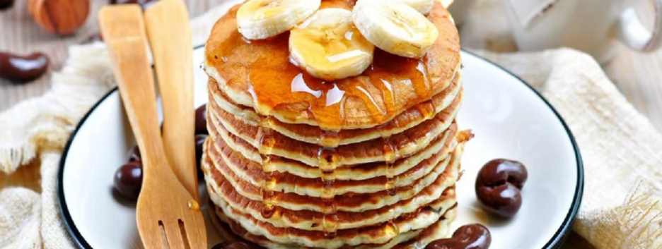 Завтрак по-американски: готовим панкейки с кленовым сиропом