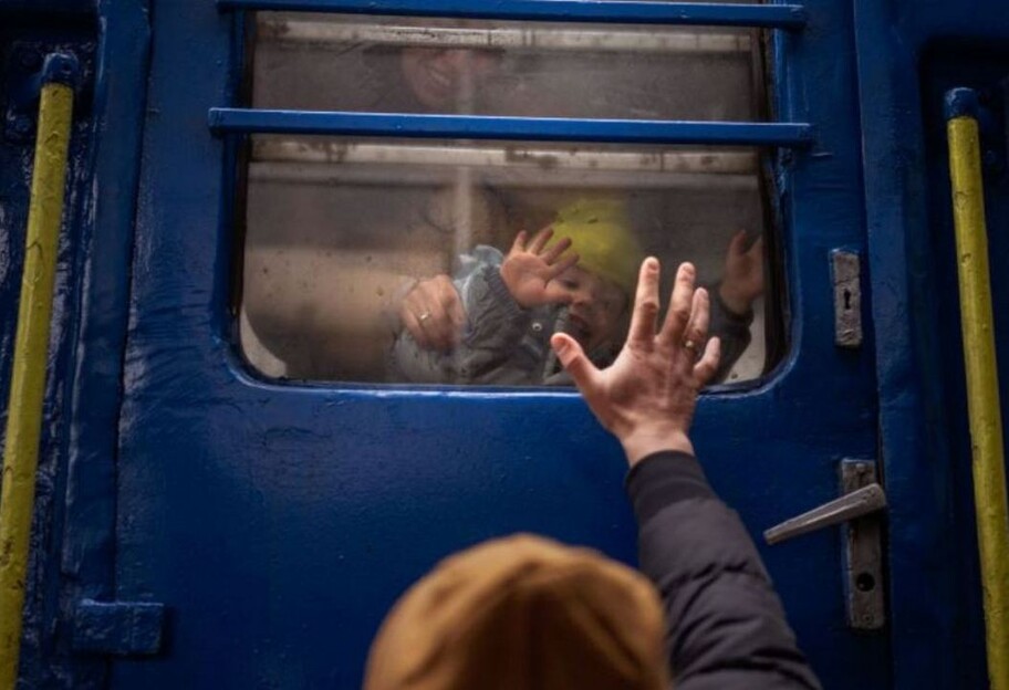 Солдати РФ в Україні обстріляли залізницю - є загиблі - фото 1