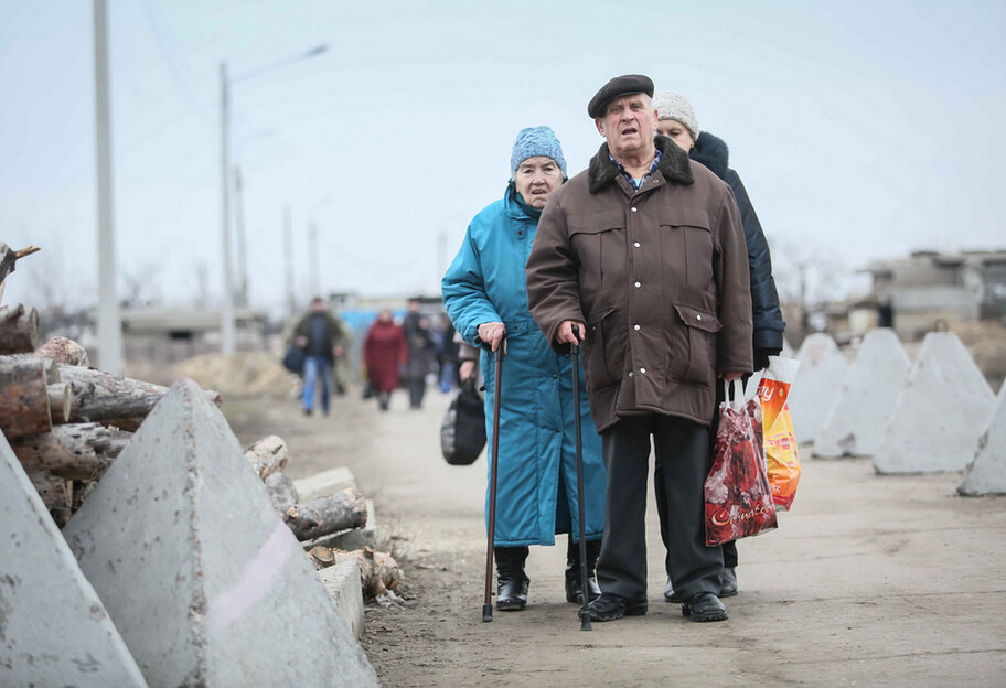 У мешканців Луганської області дефіцит їжі та продуктів - доступ до міст утруднений - фото 1