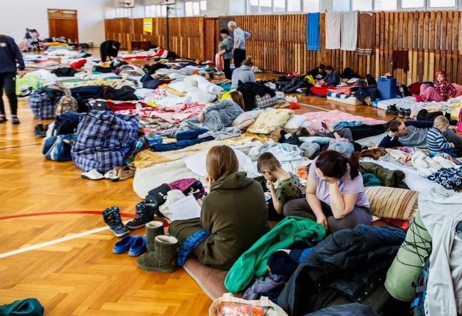 Выплаты внутренне перемещенным лицам в Украине - кому положено 2220 грн - фото 1