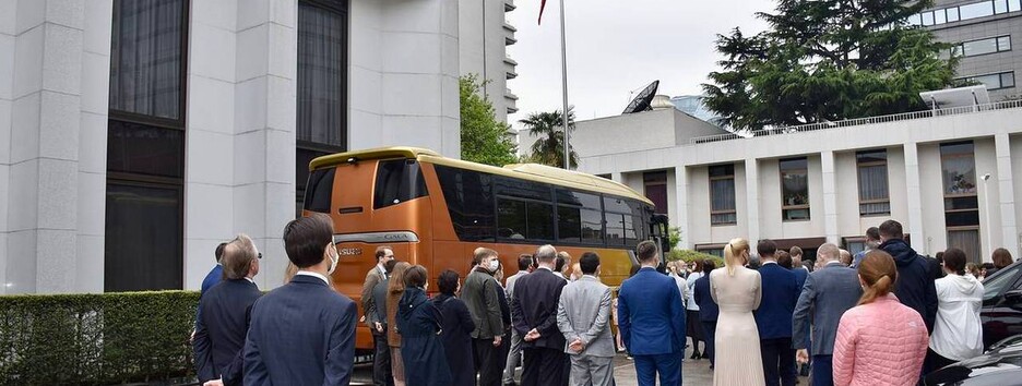 У Японії посольство РФ не виїжджає з дому, а за російську мову можуть побити
