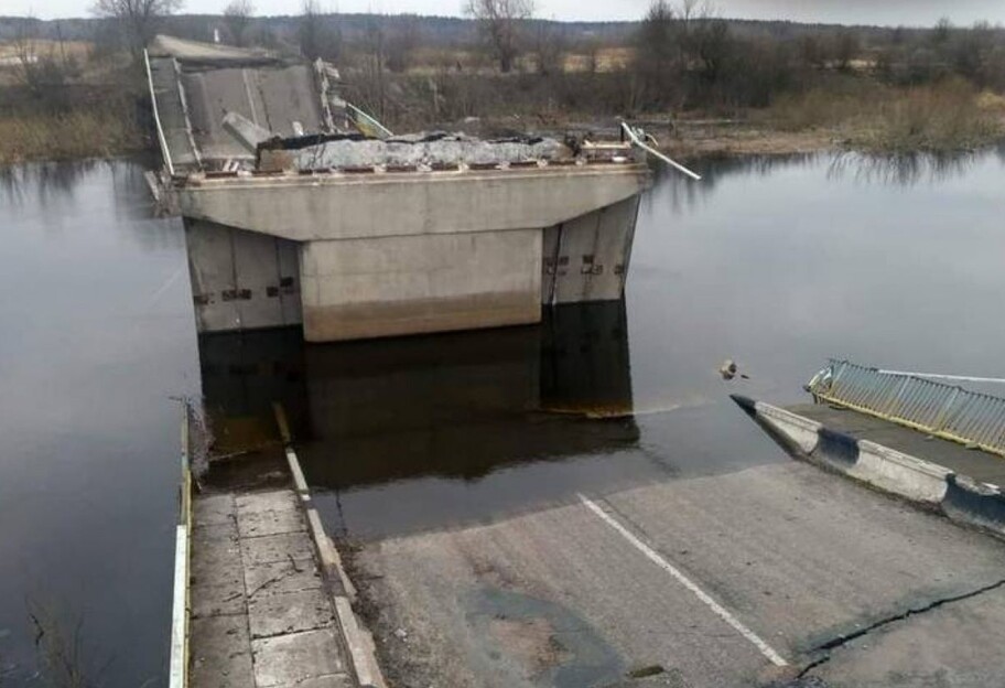 Под Харьковом россияне взорвали мосты - хотят замедлить контрнаступление ВСУ - фото 1