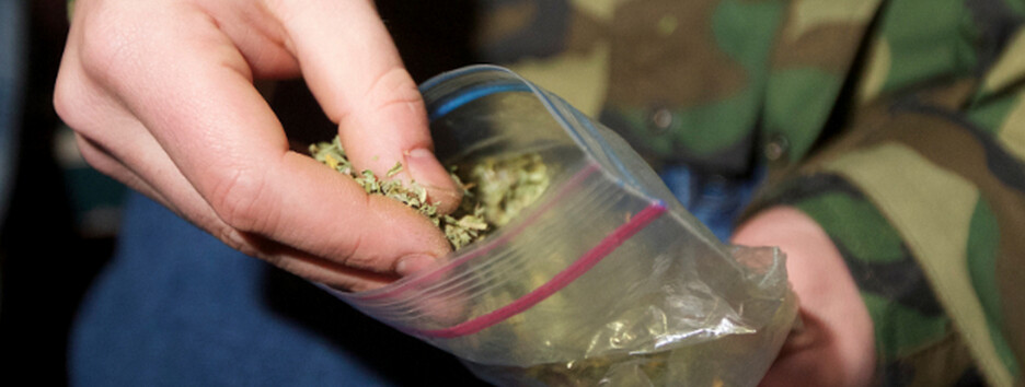 В Геническе оккупанты крышуют наркобизнес и обещают госдолжности местным 