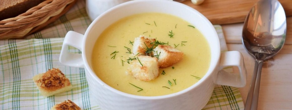 Весняний обід: легкий суп-пюре з кабачками