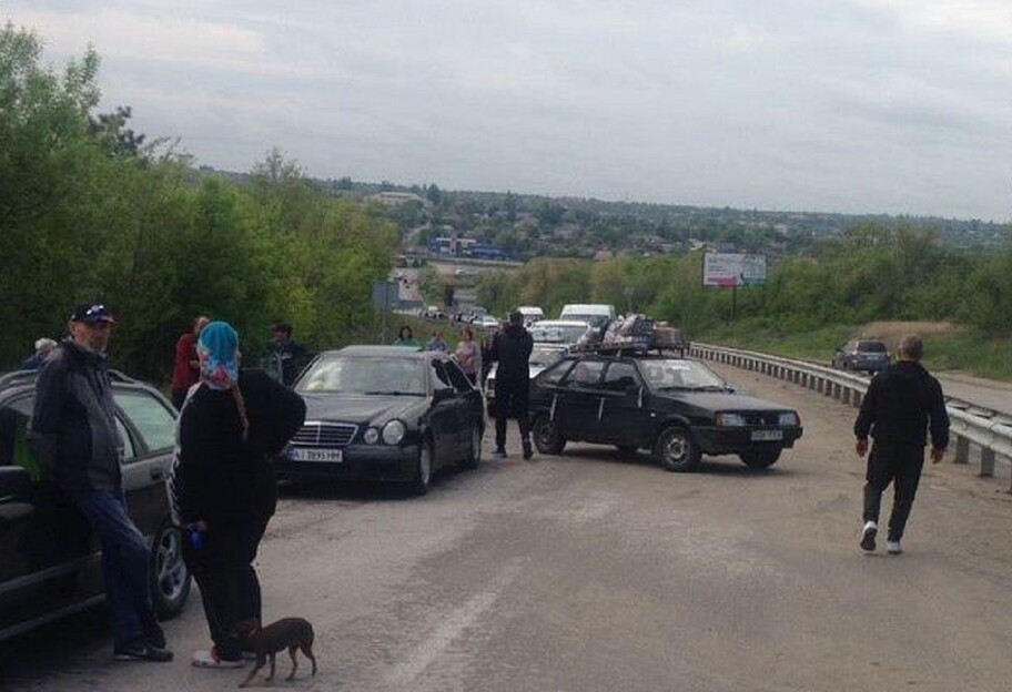 Эвакуированных из Мариуполя пропустили в Запорожье - ждать пришлось трое суток - фото 1