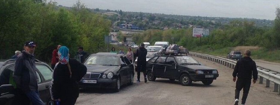 Стояли три доби: евакуаційну колону з Маріуполя пропустили до Запоріжжя