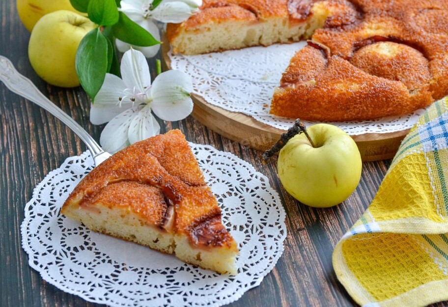Рецепт яблучного пирога в мікрохвильовій печі - сніданок за 15 хвилин - фото 1
