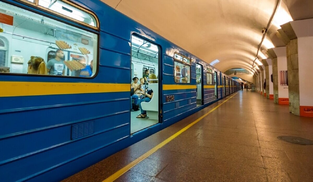 У Києві повернули оплату за проїзд у транспорті та відновили роботу однієї зі станцій метро