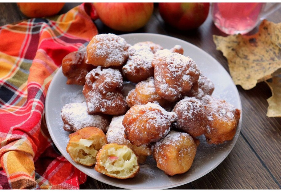 Яблучні пончики - рецепт для сніданку у вихідний день - фото 1