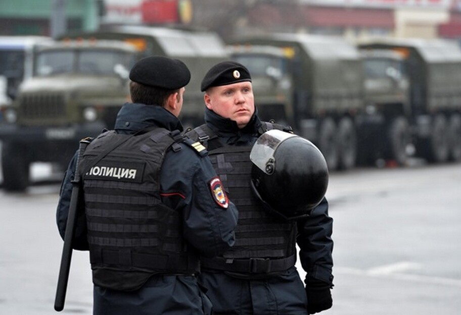 Пропаганда в России - полицейским рассказывают о войне в Украине  - фото 1
