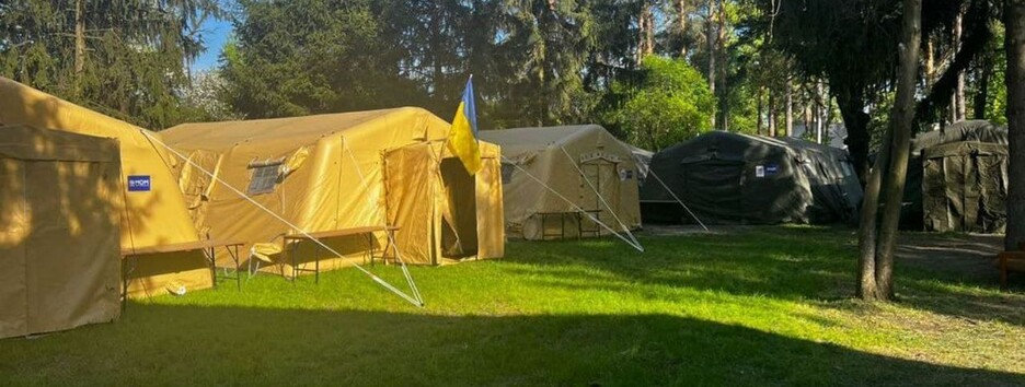 В Ирпене заработал первый палаточный городок: в нем есть все необходимое для жизни 
