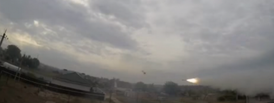 Украинские военные сбили еще один вражеский самолет (видео)