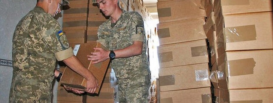 Чиновники намагалися продати гуманітарку для військових: СБУ викрила схему
