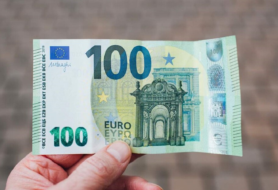 Обмін гривні у Німеччині - українці можуть купувати євро за готівку - фото 1