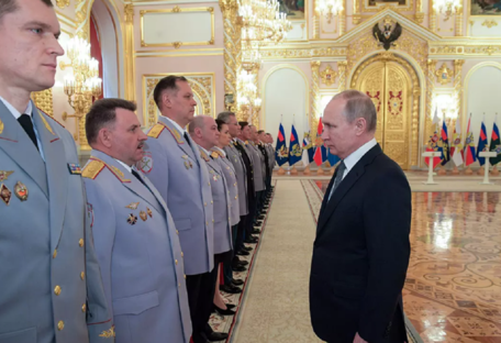 Путин отправил в отставку пять генералов, еще один пропал в Украине