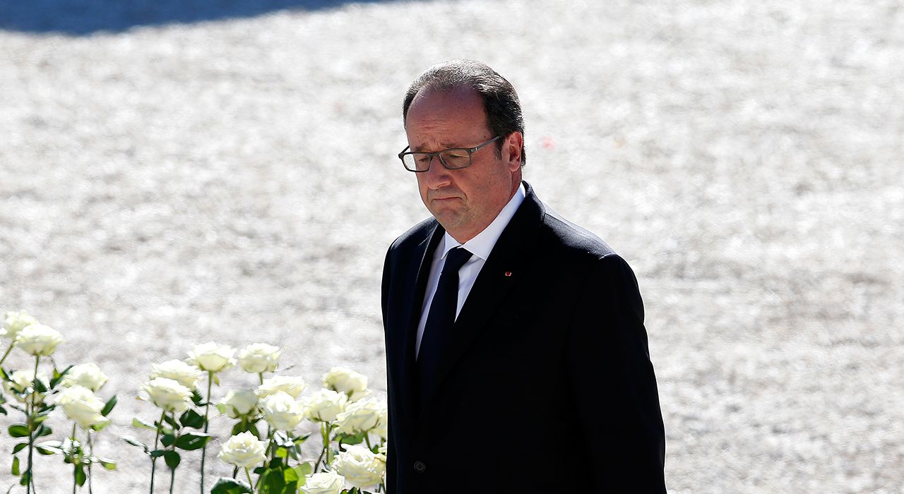 Президент Франции теряет поддержку электората