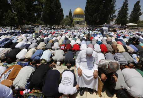 Израиль хочет ограничить призыв мусульман к молитве