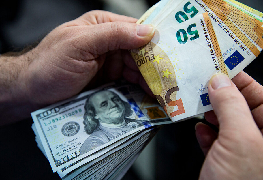 Курс валют в Украине 2 июня 2022 - доллар по 35, евро по 37 гривен  - фото 1