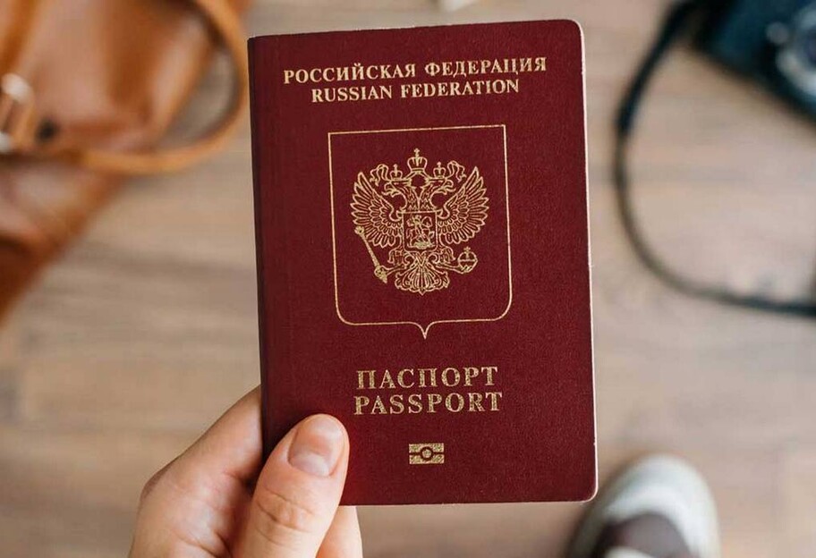 Оккупация Херсонской области - захватчики саботируют оформление гражданства РФ - фото 1