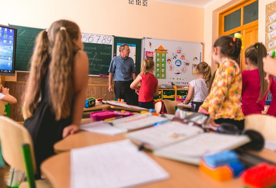 Школи Херсона та Енергодару хочуть перевести на російську систему освіти - фото 1