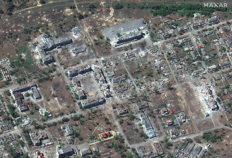 Разрушенное Рубежное и воронки от снарядов: в сети показали спутниковые фото востока Украины