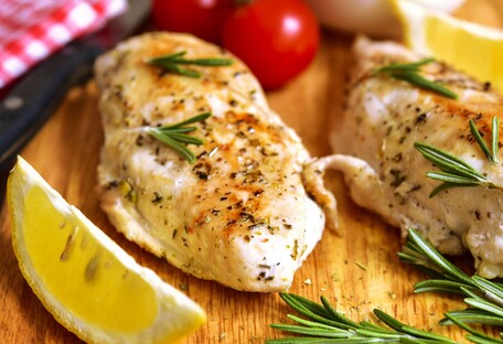 Быстрый ужин за 30 минут: рецепт куриной грудки с овощами
