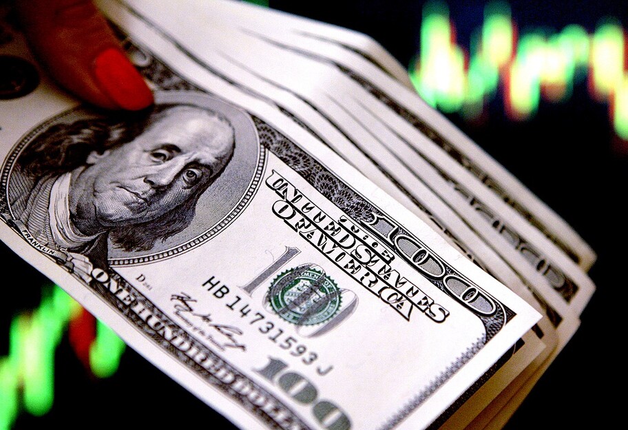 Курс долара в обмінниках – валюта знову виросла в ціні - фото 1