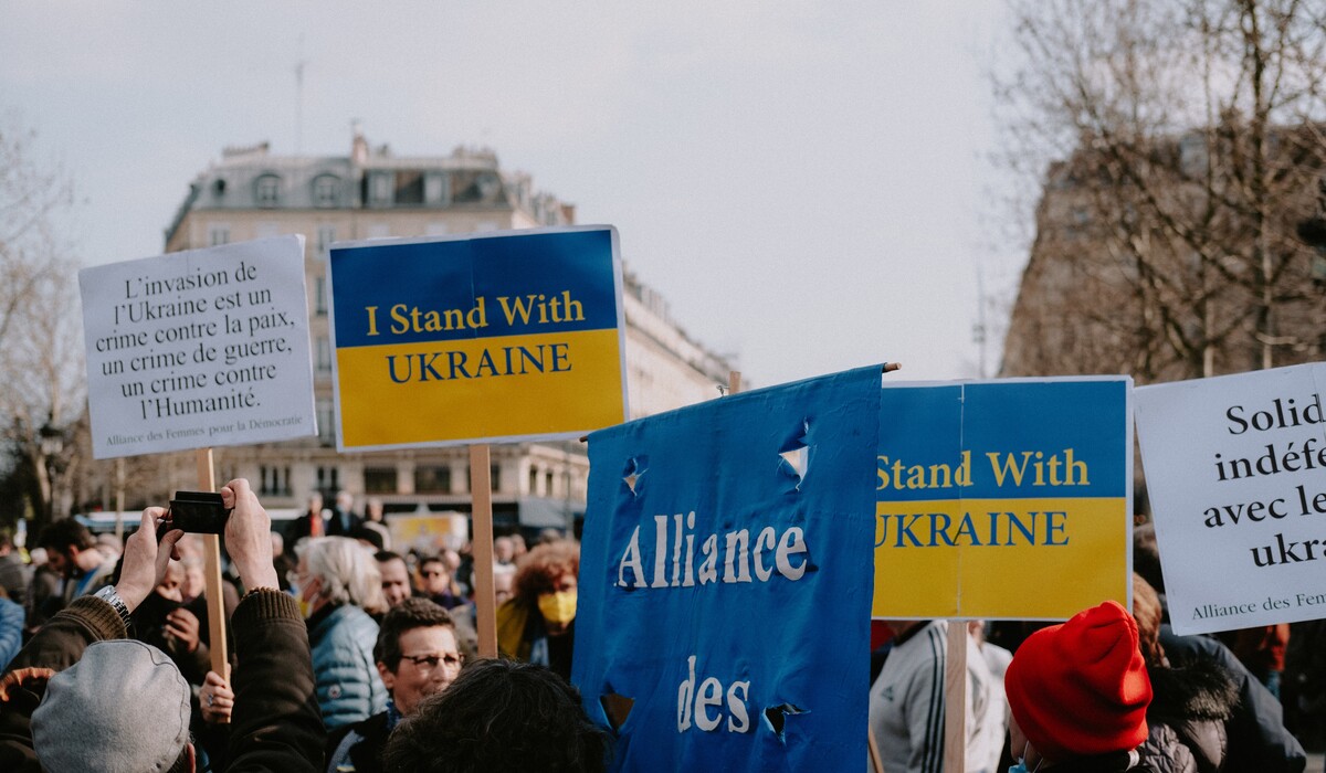 Украине следует снова научиться удивлять мир, а не утомлять его