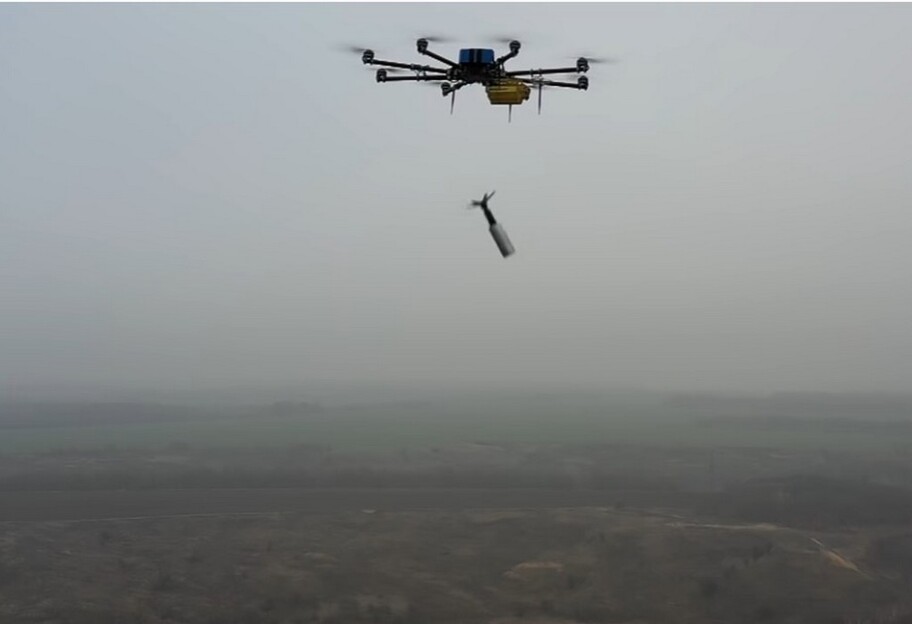 ВСУ за допомогою дронів знищують російську техніку - відео - фото 1